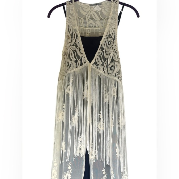 Acemi Tops - Acemi cream lace and fringe open front sleeveless gilet kimono boho festival